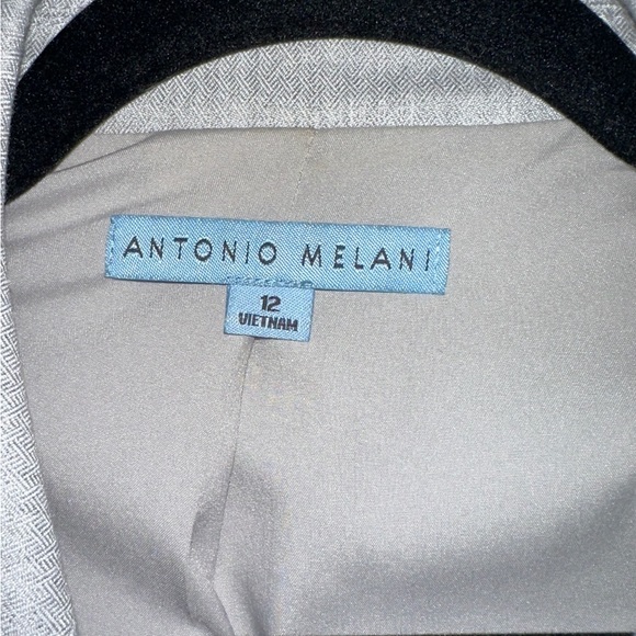 Professional woman grey blazer - Picture 2 of 3